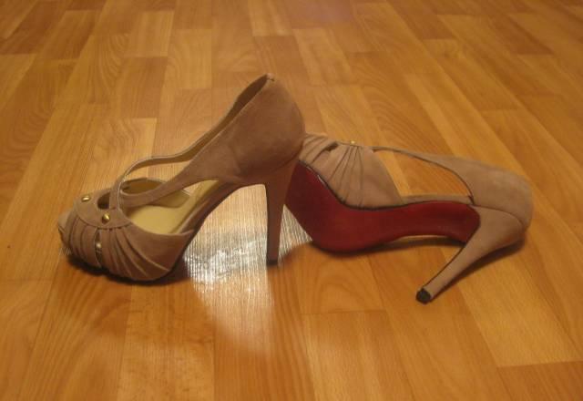Летние туфли Christian Louboutin. Новые. 36-37р Москва