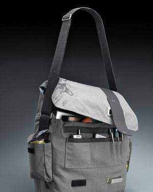 Новая фирменная и стильная сумка фирмы Case Logiс Москва