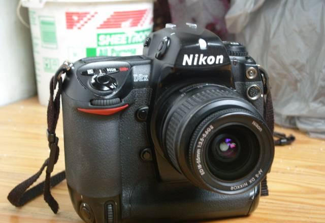 Профессиональная камера nikon D2X Москва