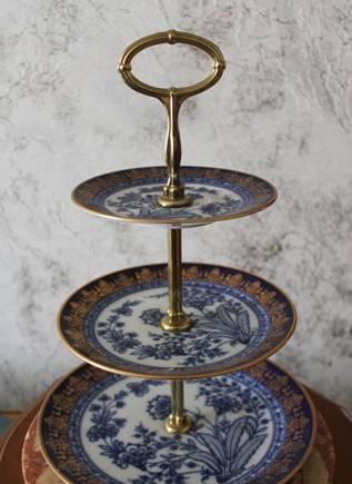 Стойка с тарелками на основании Москва