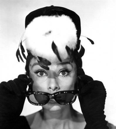 Продам КНИЖНЫЙ ШКАФ,ПИСЬМЕННЫЙ СТОЛ ))) Москва