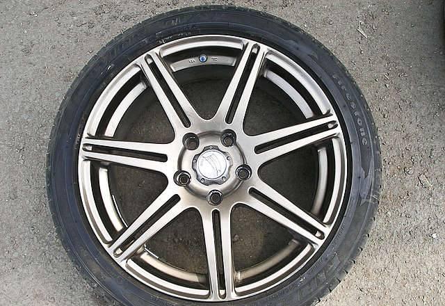 Диски R17 Bridgestone Beo с резиной, 5х114.3 Москва