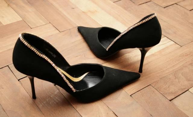 Вечерние туфли со стразами за 500 руб Санкт-Петербург