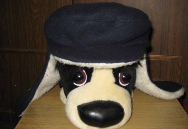 Шапка с козырьком и ушками Санкт-Петербург