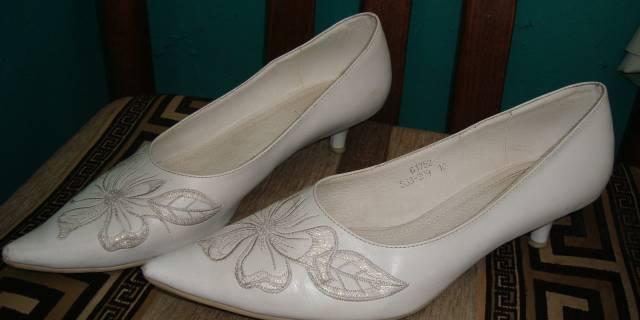 Недорогие белые свадебные туфли Санкт-Петербург