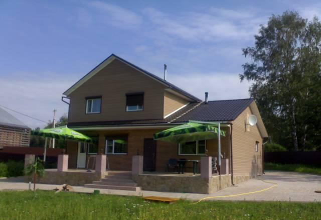 Коттедж класса Евролюкс на берегу озера посуточно Луга