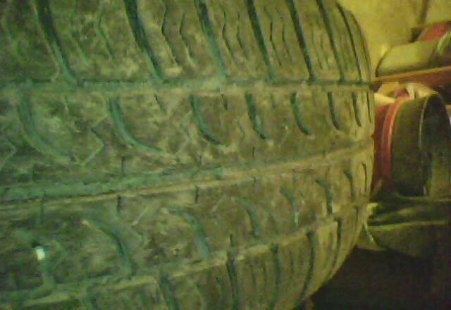 Продам 2 шины Bridgestone B70 и 2 шины Firestone F Москва