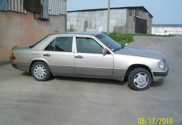 Mercedes 220, 1993 Нижний Новгород