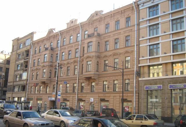 Срочно прдам 4-х ком.квартиру на Невском пр. Санкт-Петербург