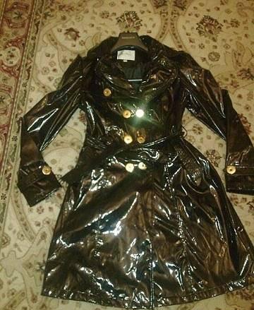 Продаю Лаковый Плащ Москва