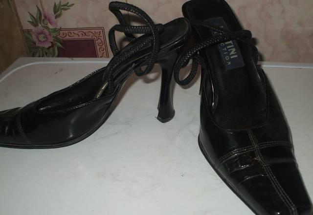 Босоножки лаковые Саратов