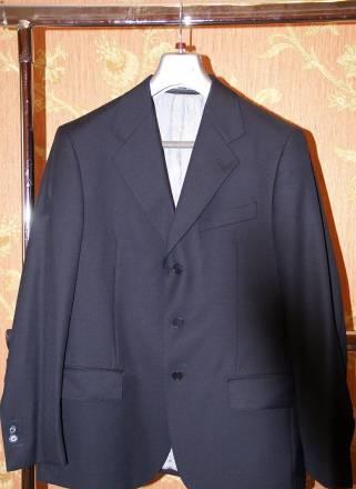 Мужской костюм uomo boss Москва