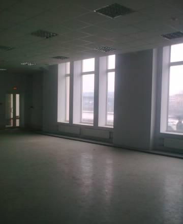 Сдаётся универс.пом. 373 м.кв. п.С Санкт-Петербург