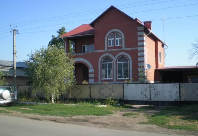 Большой дом в ст.Новопокровской Краснодарского кр. Новопокровская