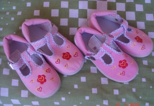 Новая обувь для садика р-ры 27 и 29,по160руб Санкт-Петербург