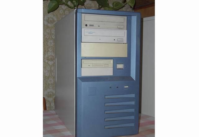 Celeron 2000  DDR 512Mb  HDD 80Gb  пишущий DVD Санкт-Петербург
