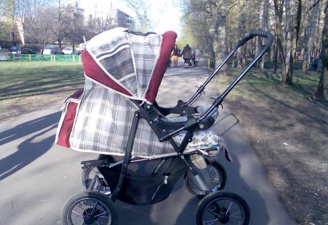 Коляска - трансформер в отличном состоянии Москва