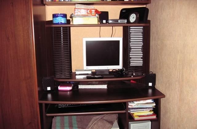 Компьютер и компьютерный стол Москва