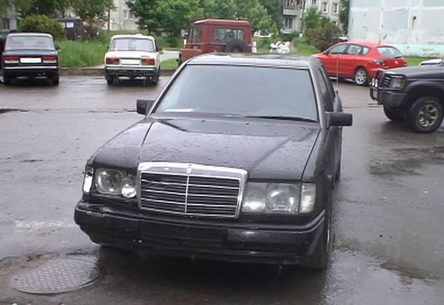 Mercedes 260, 1989 Шаховская