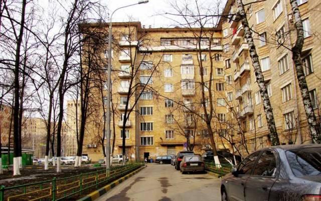 4 х комнатную квартиру на Ломоносовском пр-те Москва