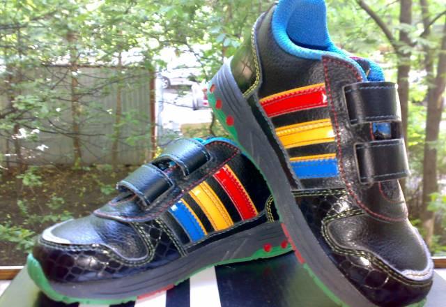 Кроссовки adidas (унисекс)  размер 25 Москва
