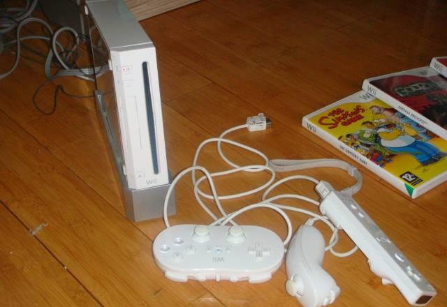 Игровая приставка nintendo Wii+7 игр Москва