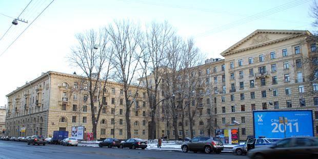 2-х комн."Сталинская"кварт.Суворовский пр. 61 Санкт-Петербург