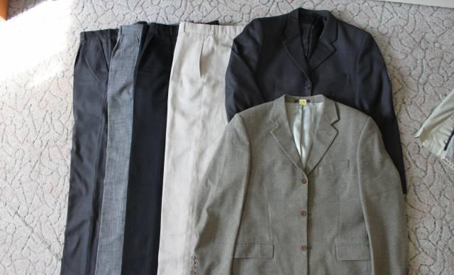 Брюки и пиджаки  р.46-48 пакетом Москва