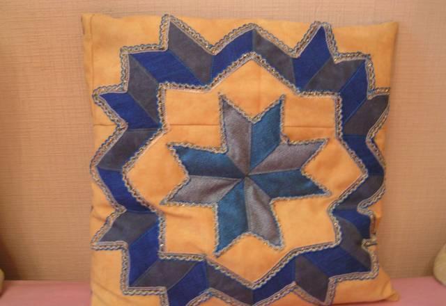 Подушки, покрывала  в технике печворк) Москва