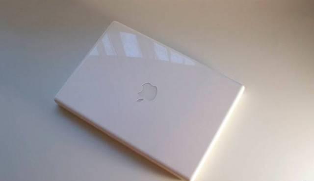Macbook White 3,1 Москва