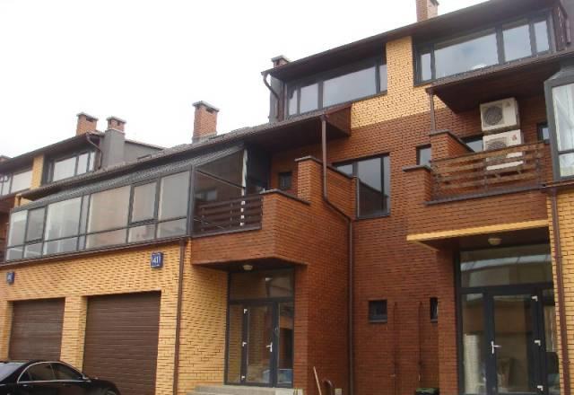 Продается таунхаус в поселке "Барвиха-Клаб" Москва