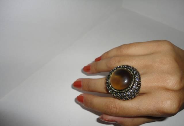 Крупное эффектное кольцо Москва