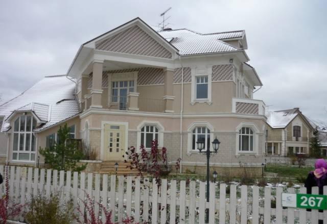 В кот.пос.Бенелюкс продается элитный дом Павловская Слобода