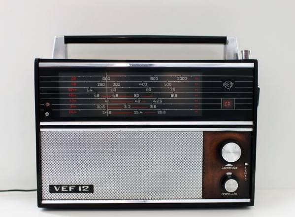 Радиоприемник VEF 12 Москва