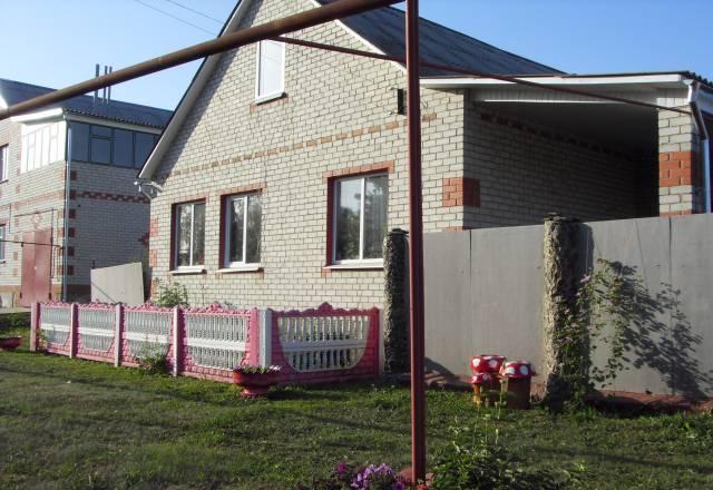 Дом, надворные постройки, сад, 20 соток земли Короча