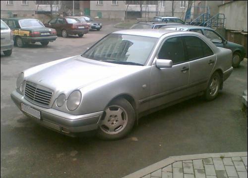 Продаю Mercedes E-240, 1999г.в Москва