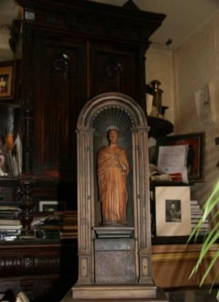 Старинная скульптура Москва