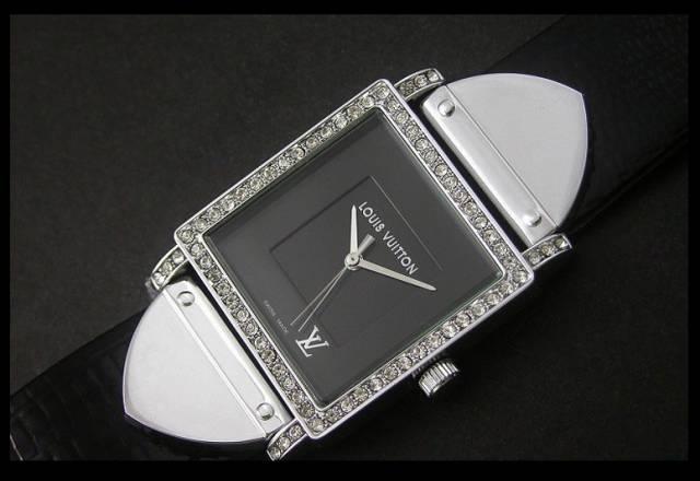 Продам ноые женские часы Louis Vuitton Новосибирск