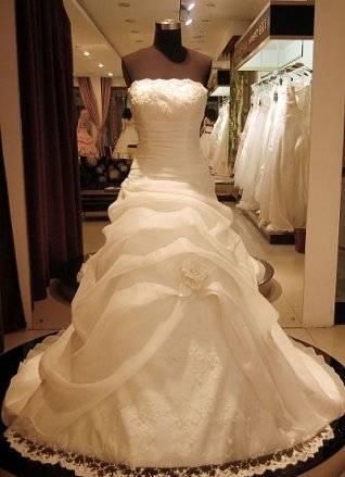 Новое романтичное свадебное платье с розами Челябинск