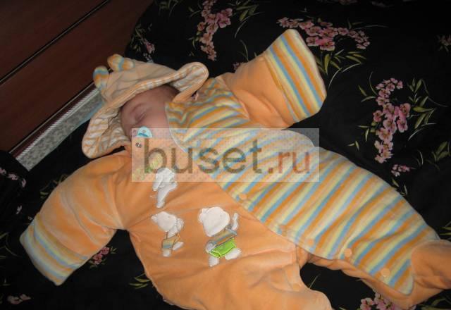 Комбез флисовый на 3-6 мес. + пакет одежды Москва