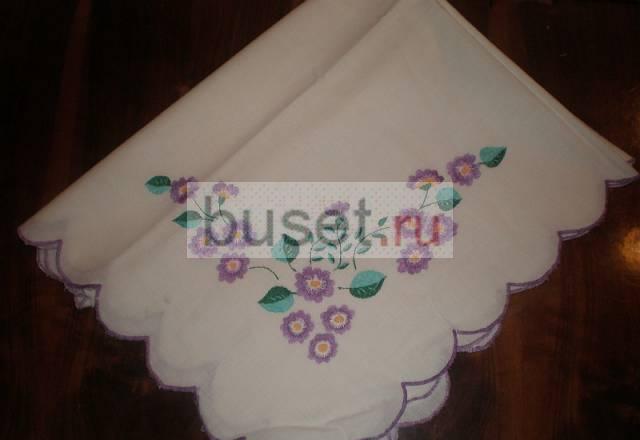Салфетка фиалки вышитая гладью ручная работа Москва