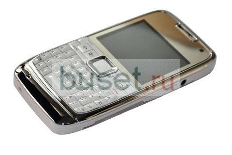 Новенький Nokia E72 в полной комплектации Москва
