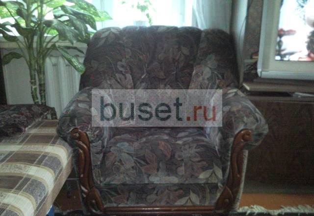Мягкая мебель,стол,кушетка,ковер.Стенка Москва