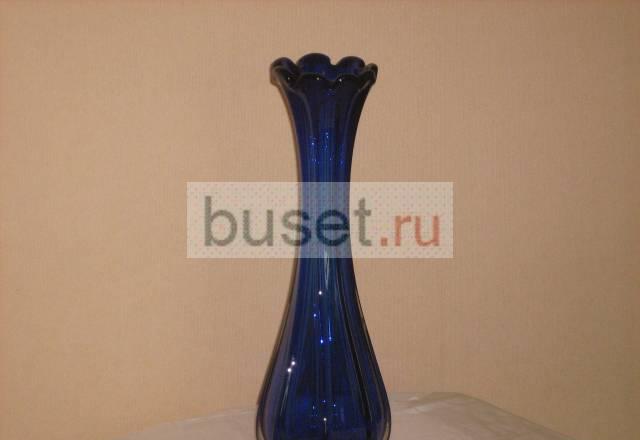 Высокая ваза из синего стекла Москва