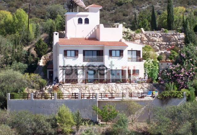 3 Спальная Вилла на продажу в Тала, Кипр Москва