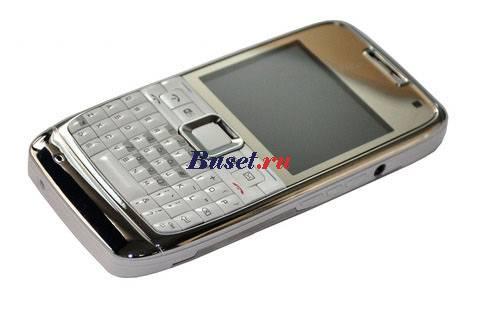 Новенький Nokia E72 в полной комплектации Москва