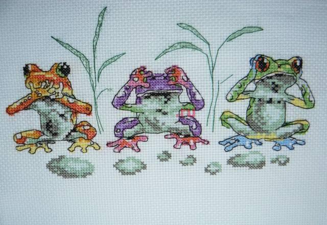 Вышитая картина "Три Лягушонка" Москва