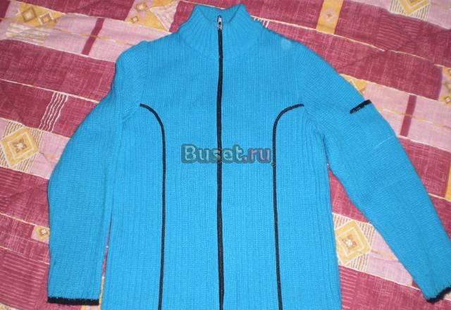 Кофта полушерстяная, бирюзового цвета.Новая Санкт-Петербург