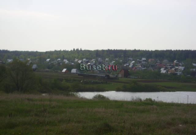 Участок в деревне на берегу водохранилища Москва