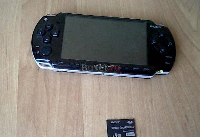 PSP Slim + карта памяти на 4 гб Москва